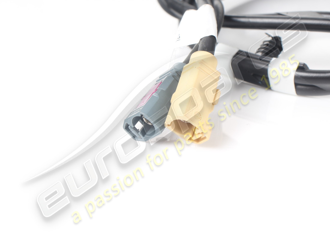 CABLE DE AMPLIFICADOR USADO FERRARI FM2-DAB2. NÚMERO DE PIEZA 952010 (3) cable de amplificador usado ferrari fm2-dab2. número de pieza 952010 (3)