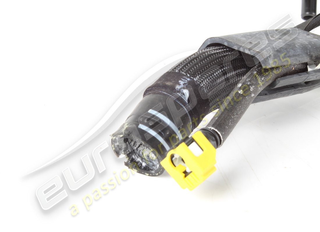 USADO FERRARI COMPL. CUELLO DE LLENADO DE COMBUSTIBLE. NÚMERO DE PIEZA 894321 (4) usado ferrari compl. cuello de llenado de combustible. número de pieza 894321 (4)