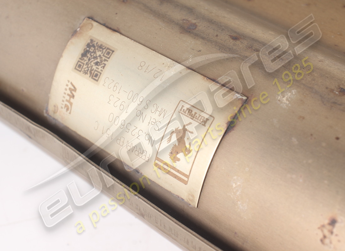 EXTENSIÓN CENTRAL FERRARI USADA. NÚMERO DE PARTE 325600 (4) extensión central ferrari usada. número de parte 325600 (4)