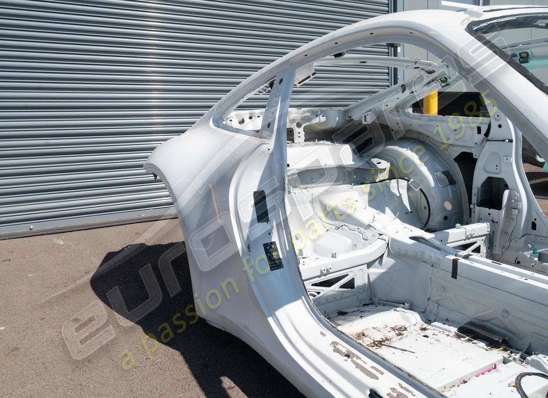 chasis trasero y paneles de cuarto usados porsche 992 gt3. número de pieza eap1510496 (5)