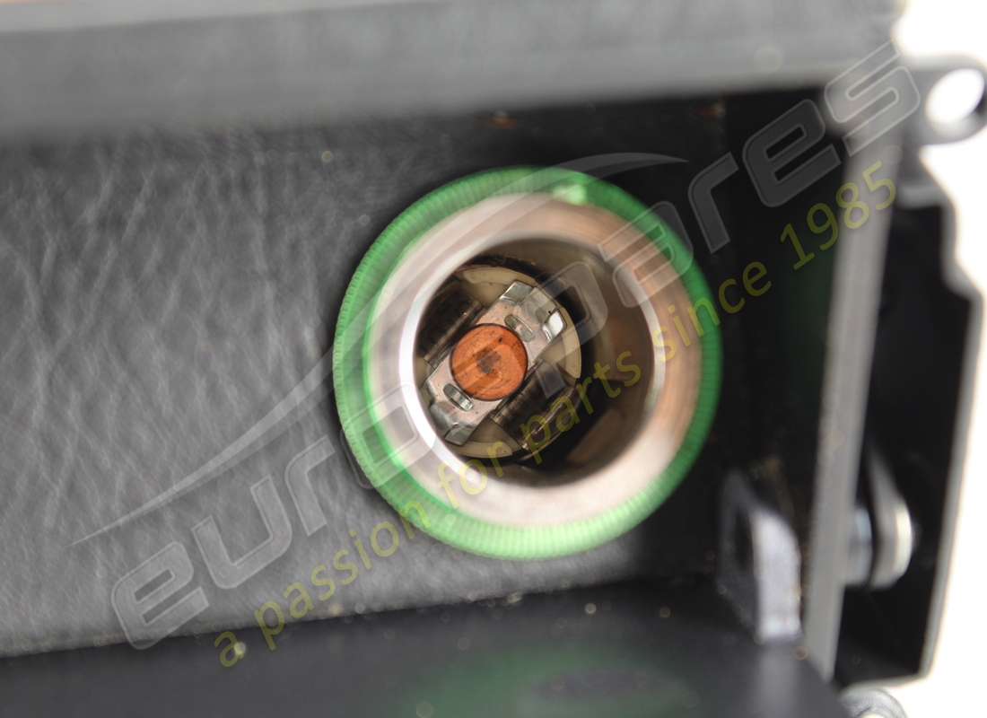 CENICERO USADO ASTON MARTIN MAN - PLACA NÚMERO DE PIEZA 4G438010595 (4) cenicero usado aston martin man - placa número de pieza 4g438010595 (4)