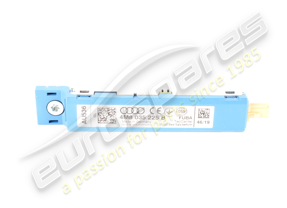 AMPLIFICADOR DE ANTENA FM RDW/NAR USADO Lamborghini. NÚMERO DE PIEZA 4M8035225B (1) AMPLIFICADOR DE ANTENA FM RDW/NAR USADO Lamborghini. NÚMERO DE PIEZA 4M8035225B (1)