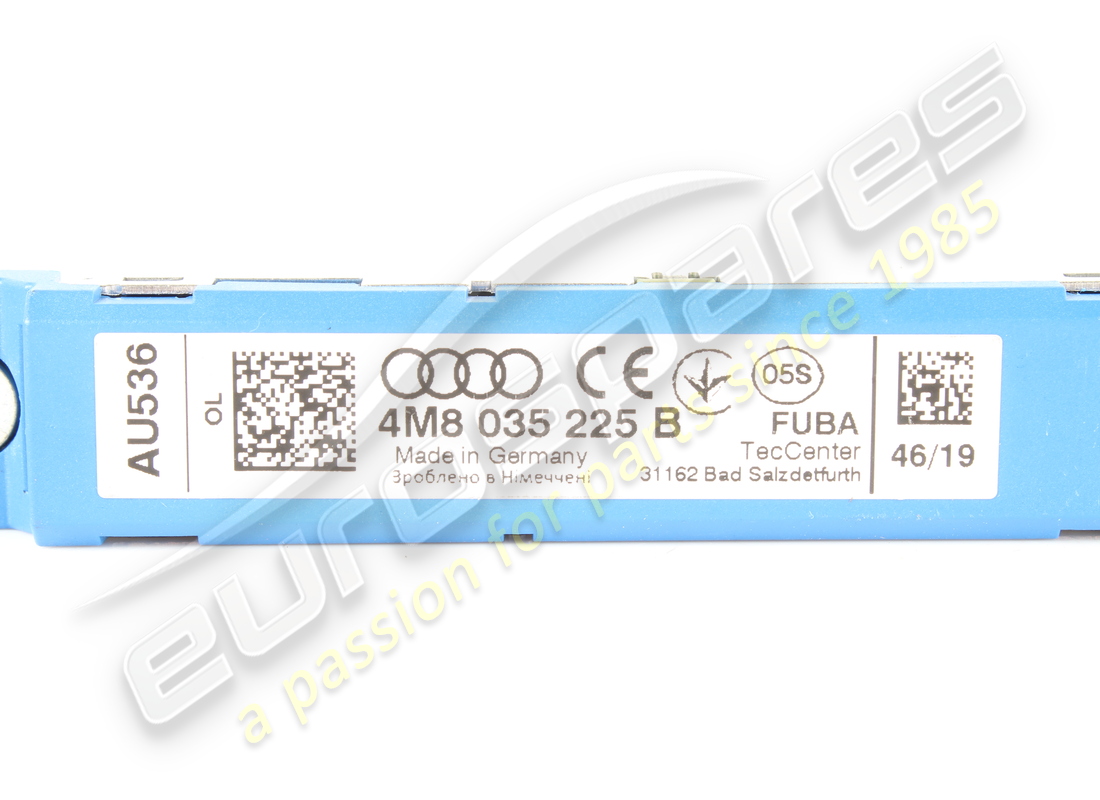 AMPLIFICADOR DE ANTENA FM RDW/NAR USADO LAMBORGHINI. NÚMERO DE PIEZA 4M8035225B (3) amplificador de antena fm rdw/nar usado lamborghini. número de pieza 4m8035225b (3)