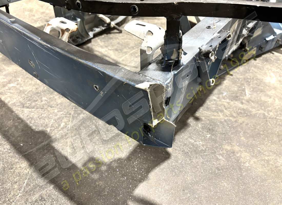 subchasis trasero ferrari dañado. número de parte 985280290 (5)
