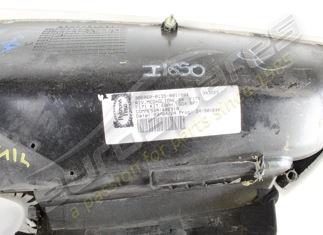 USADO FERRARI MEDAGLIONE SX SELLATO COMPLETO. NÚMERO DE PARTE 784977 (7) usado ferrari medaglione sx sellato completo. número de parte 784977 (7)