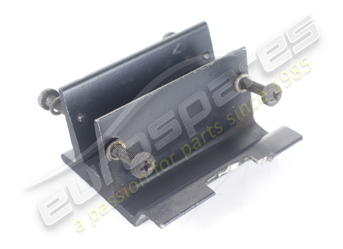 USADO Maserati SOPORTE . NÚMERO DE PARTE 363201316 (1)