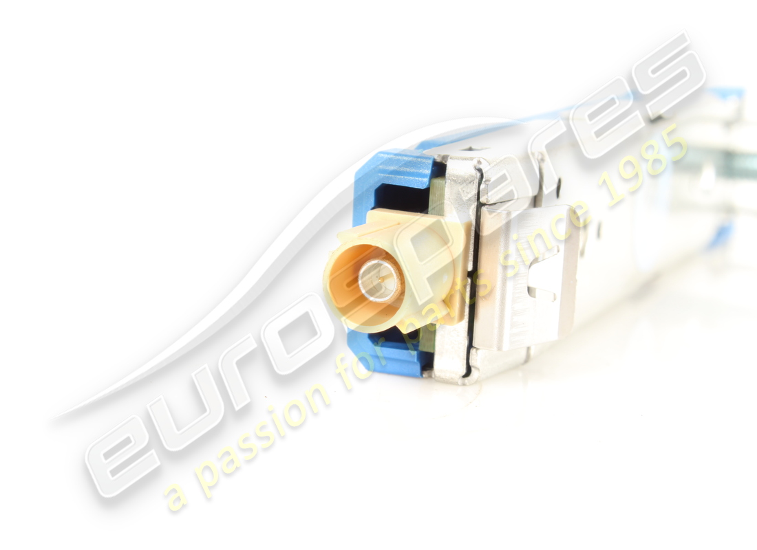 AMPLIFICADOR DE ANTENA FM RDW/NAR USADO LAMBORGHINI. NÚMERO DE PIEZA 4M8035225B (4) amplificador de antena fm rdw/nar usado lamborghini. número de pieza 4m8035225b (4)