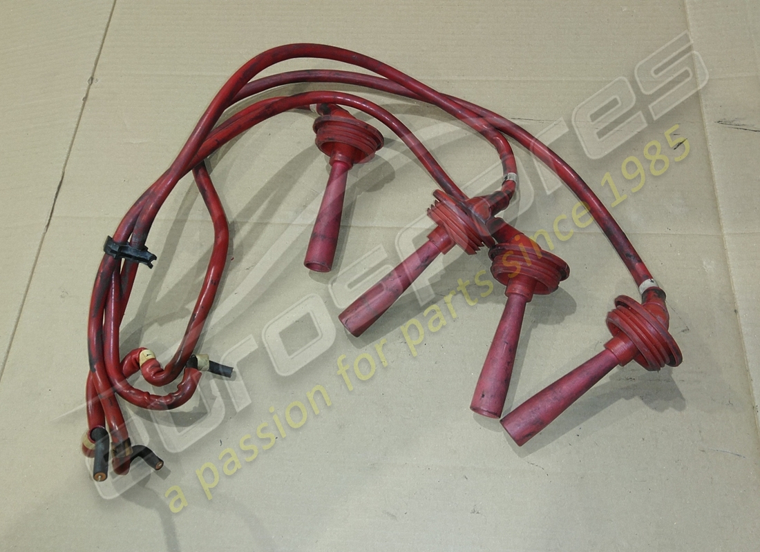USADO Ferrari JUEGO DE CABLES DE ALTA TENSIÓN IZQUIERDO (ROJO) 1 JUEGO DE CABEZAS INCLUYE CABLE DE BOBINA. NÚMERO DE PIEZA 118826 (1)