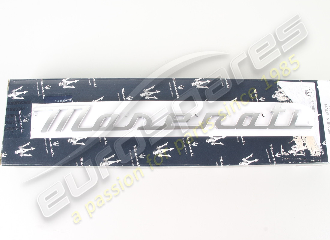 nuevo logotipo maserati maserati en la tapa del maletero. número de pieza 670158141 (2)