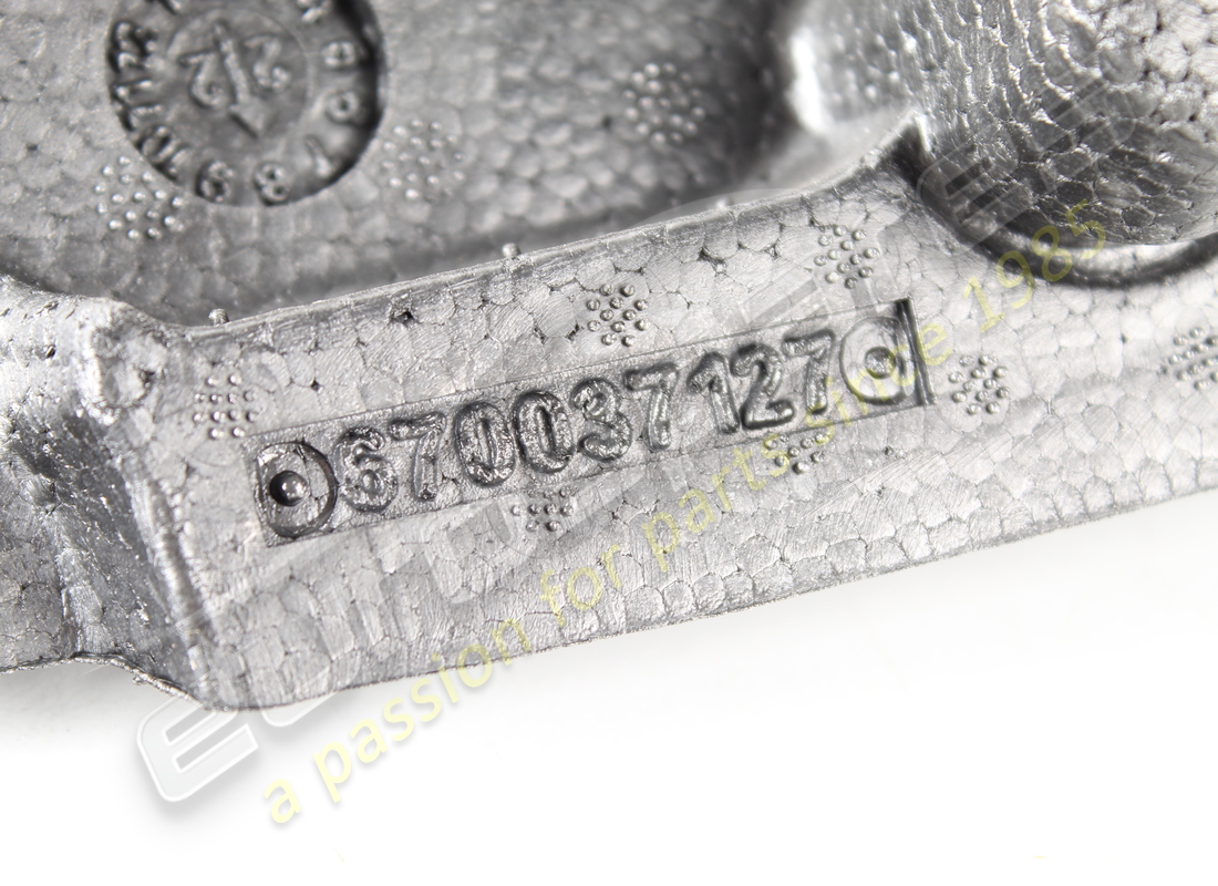 nuevo maserati amortiguador abs para parachoques inferior delantero. número de pieza 670037127 (3)