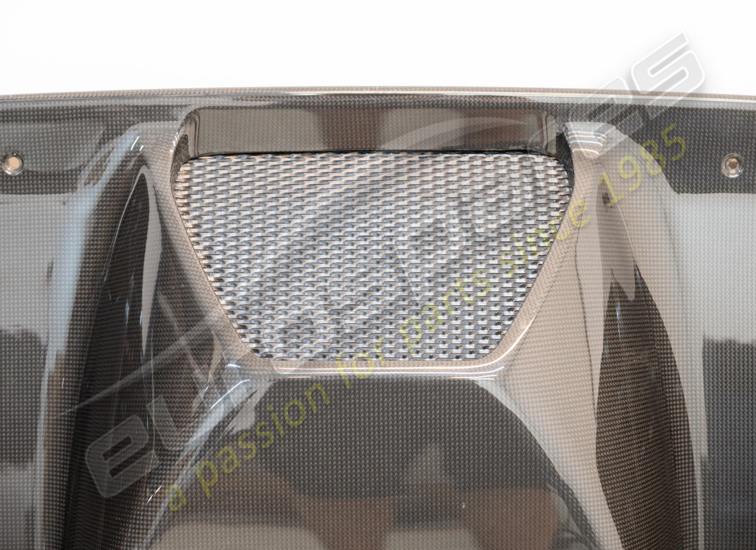 nuevo (otro) ferrari difusor trasero. número de pieza 81509400 (3)
