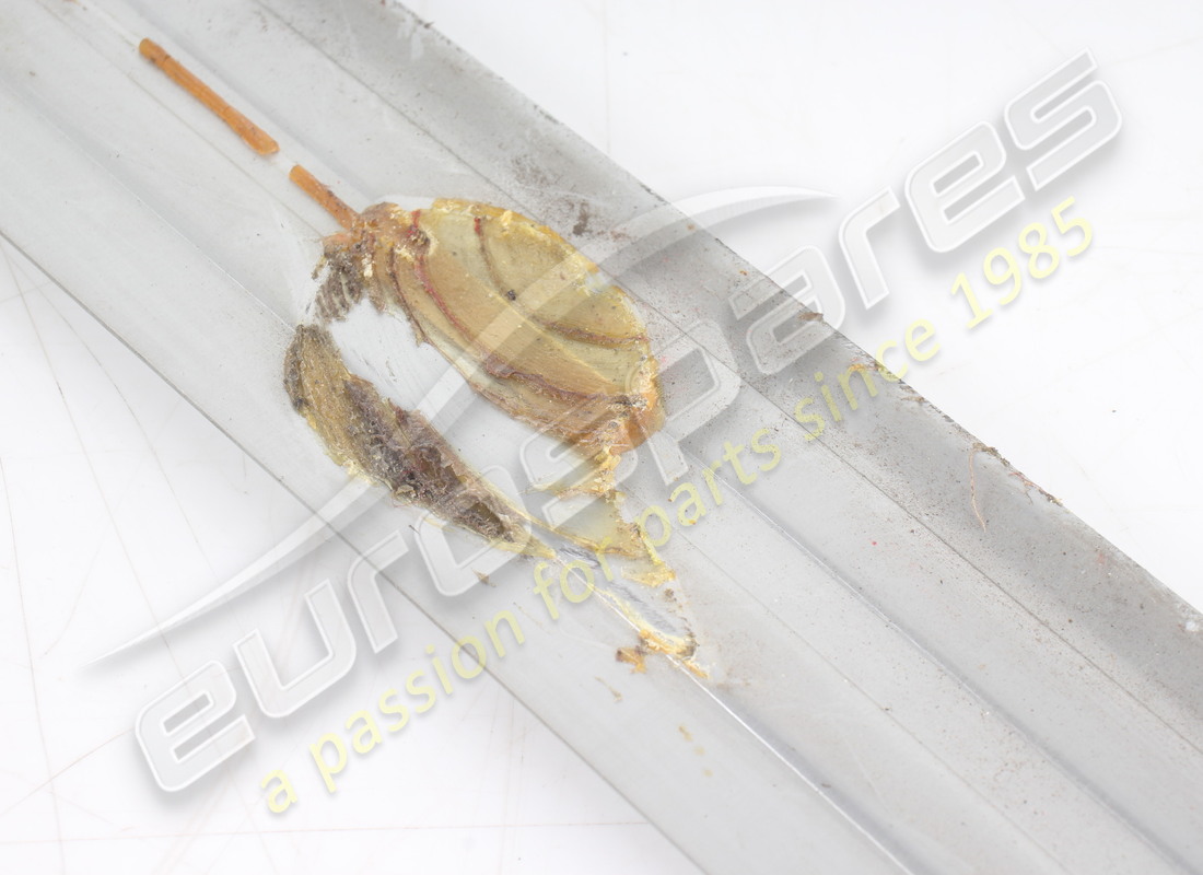 USADO FERRARI ZAPATO DE PUERTA. NÚMERO DE PIEZA 60116704 (4) usado ferrari zapato de puerta. número de pieza 60116704 (4)