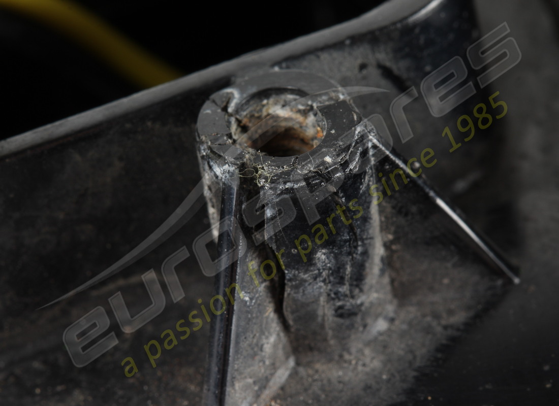 FARO DAÑADO EUROSPARES. NÚMERO DE PIEZA EAP1392841 (9) faro dañado eurospares. número de pieza eap1392841 (9)