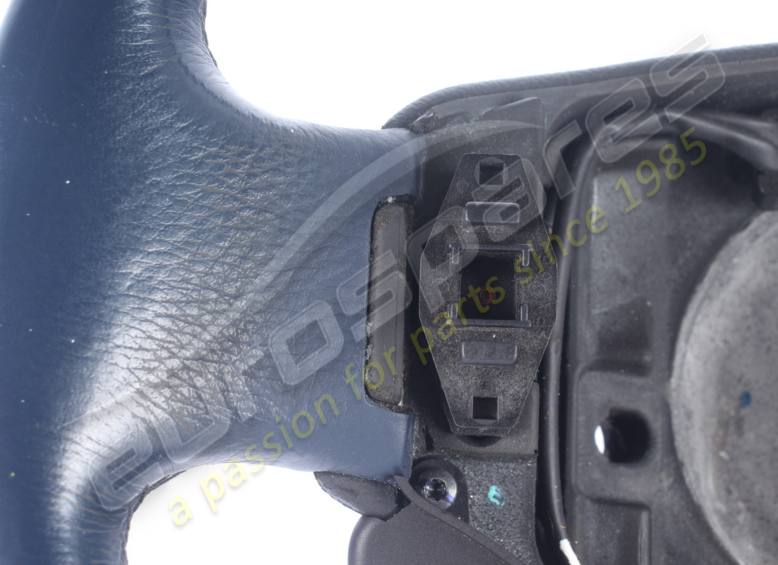 VOLANTE USADO ASTON MARTIN, DE CUERO, CON CONTROL DE CRUCERO Y BLUETOOTH. NÚMERO DE PIEZA 6G433600DBW (2) volante usado aston martin, de cuero, con control de crucero y bluetooth. número de pieza 6g433600dbw (2)