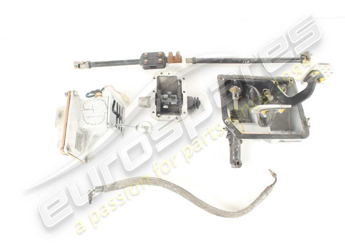 KIT DE CONVERSIÓN MANUAL USADO Ferrari RHD 575. NÚMERO DE PIEZA EAP1563042 (1)
