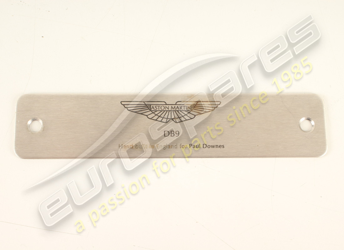 PLACA DE IDENTIFICACIÓN Aston Martin USADA, DELANTERO, ESTÁNDAR, ALAS AM. NÚMERO DE PARTE 4G438010787 (1)