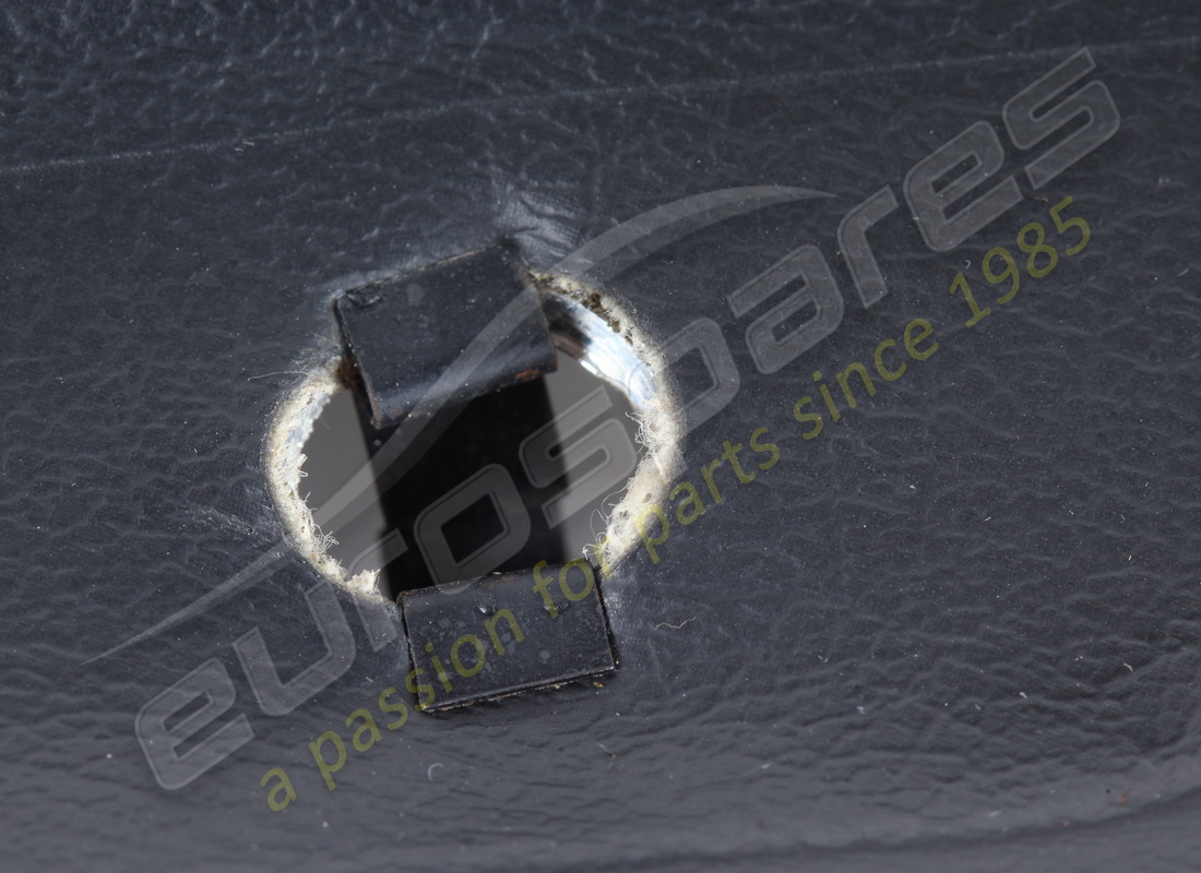 MOLDURA GTS FERRARI IZQUIERDA USADA. NÚMERO DE PARTE 60356805 (4) moldura gts ferrari izquierda usada. número de parte 60356805 (4)