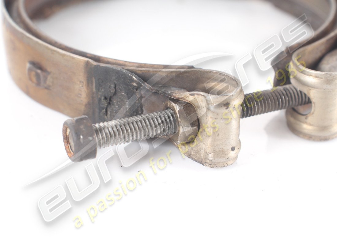 sujetador de colector turbo v-cl ferrari usado. número de parte 313303 (3)