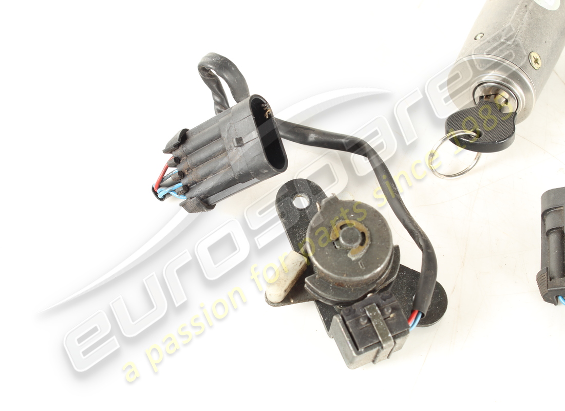 DISPOSITIVO ANTIRROBO FERRARI USADO. NÚMERO DE PARTE 164514 (2) dispositivo antirrobo ferrari usado. número de parte 164514 (2)