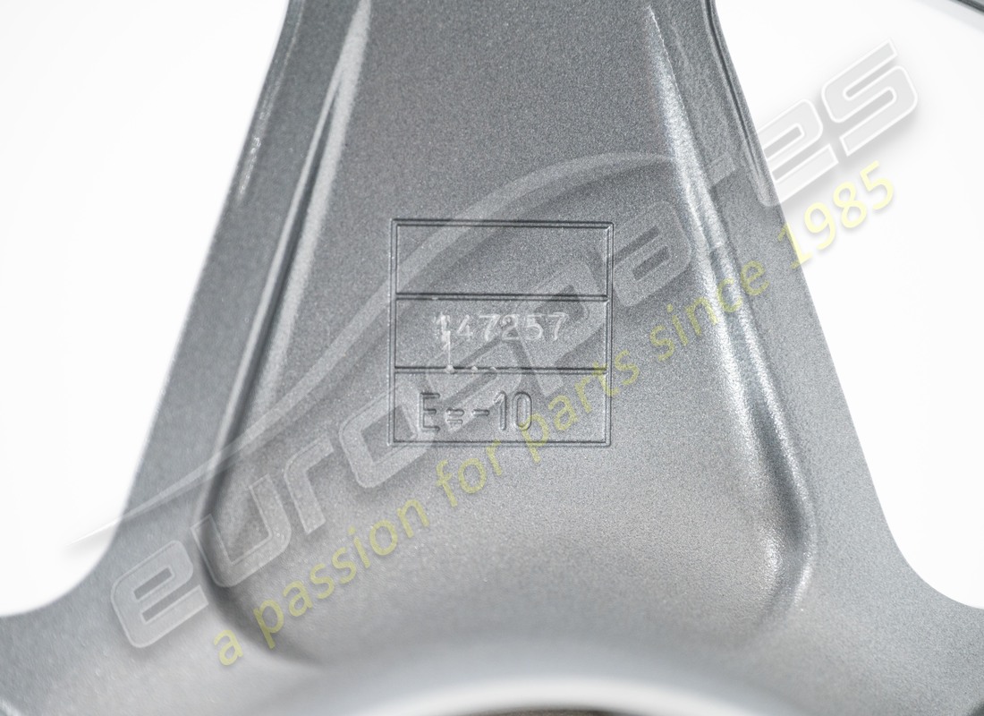 nueva llanta de rueda de repuesto ferrari. número de parte 147257 (7)