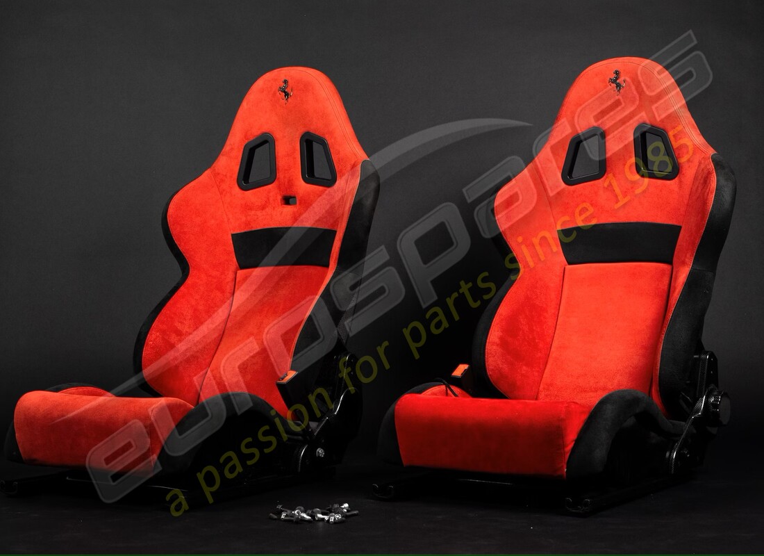 PAR DE ASIENTOS CS USADOS Ferrari 360. NÚMERO DE PIEZA EAP1553128 (1)