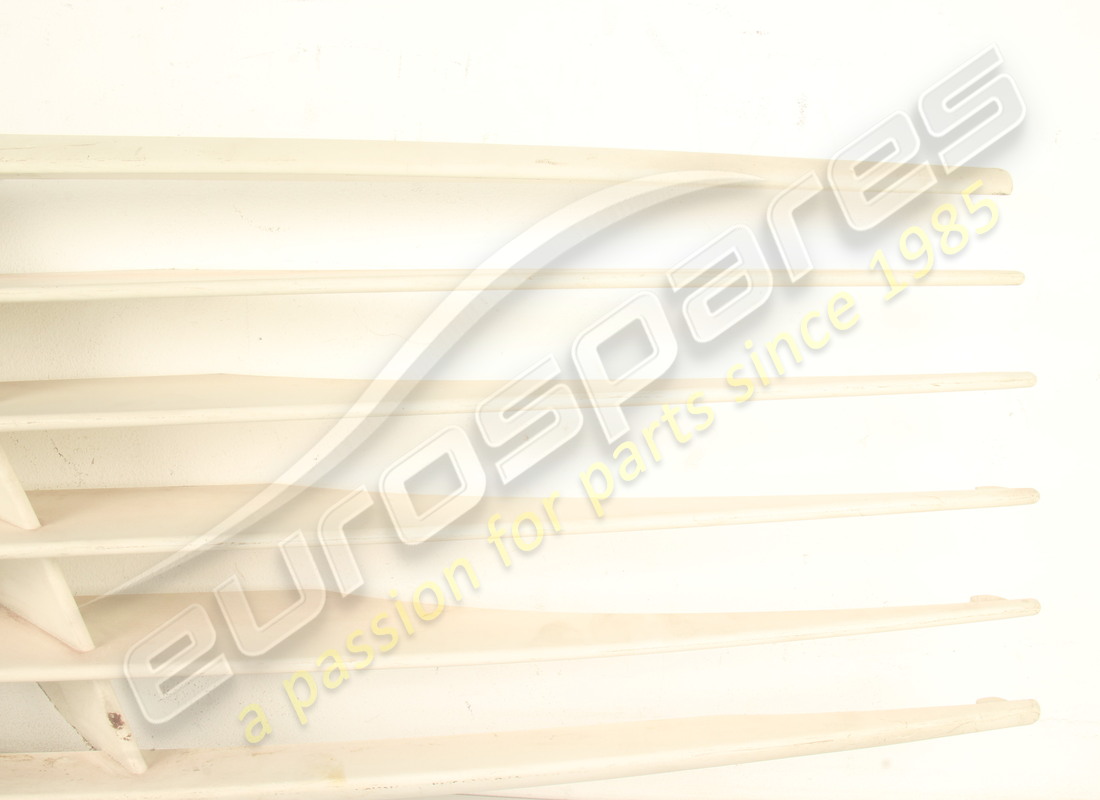 nueva rejilla de admisión lateral derecha ferrari (plástico). número de pieza 60671200 (4)