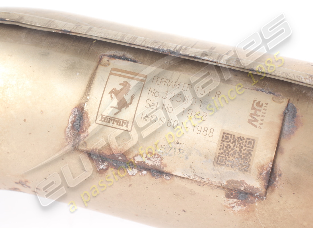 EXTENSIÓN TRASERA DERECHA FERRARI USADA. NÚMERO DE PARTE 325601 (5) extensión trasera derecha ferrari usada. número de parte 325601 (5)