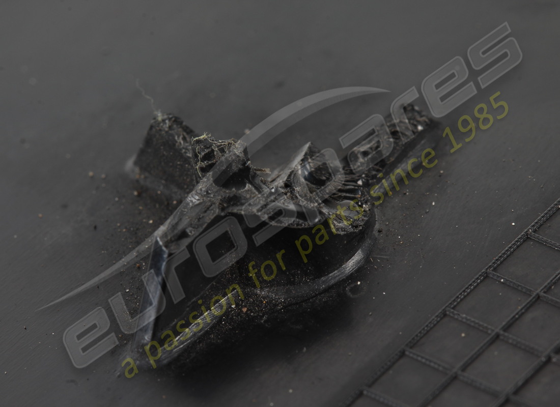 FARO DAÑADO EUROSPARES. NÚMERO DE PIEZA EAP1392841 (11) faro dañado eurospares. número de pieza eap1392841 (11)