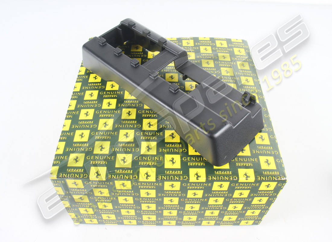 NUEVA FERRARI CUBIERTA ESPACIADORA TRASERA DERECHA PARA IZQUIERDA NÚMERO DE PIEZA 82997300 (1) nueva ferrari cubierta espaciadora trasera derecha para izquierda número de pieza 82997300 (1)