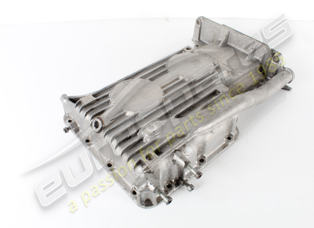 CÁRTER DE ACEITE FERRARI USADO COMPLETO. NÚMERO DE PARTE 181819 (2) cárter de aceite ferrari usado completo. número de parte 181819 (2)