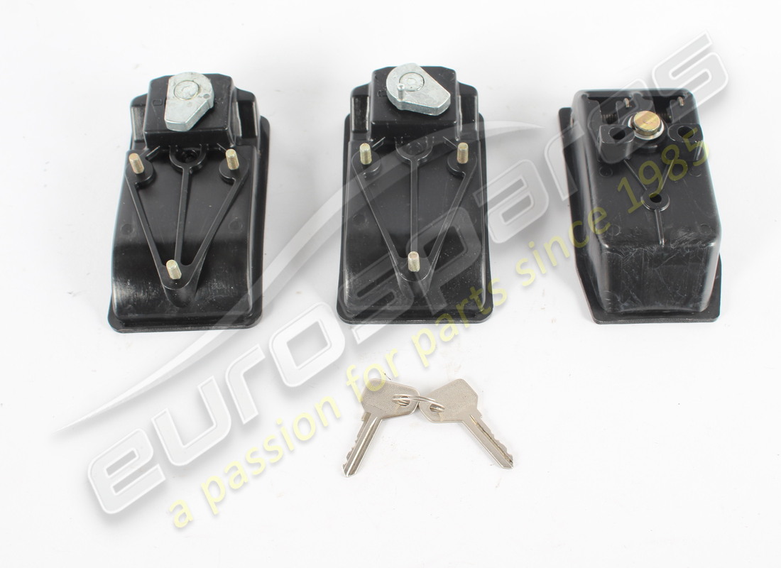 NUEVOS EUROSPARES JUEGOS DE CERRADURA (NEGRO). NÚMERO DE PARTE 40354003A (2) nuevos eurospares juegos de cerradura (negro). número de parte 40354003a (2)