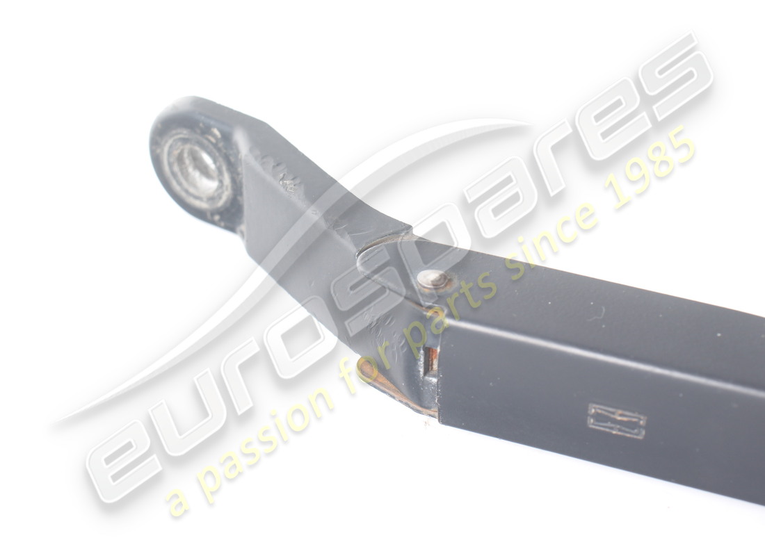 BRAZO DE LIMPIAPARABRISAS DEL LADO DEL PASAJERO USADO MASERATI. NÚMERO DE PIEZA 383310204 (4) brazo de limpiaparabrisas del lado del pasajero usado maserati. número de pieza 383310204 (4)