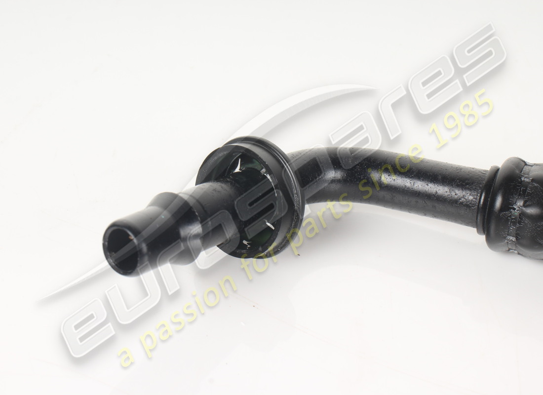 tubo de salida de radiador usado ferrari. número de pieza 909762 (2)