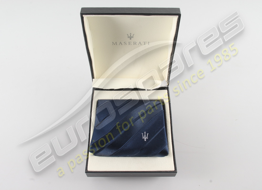 corbata de traje nueva maserati. número de pieza eap1553117 (1)