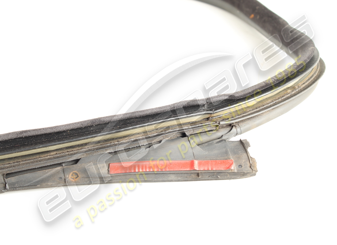 JUNTA DE GOMA DE PUERTA DERECHA USADA MASERATI. NÚMERO DE PIEZA 384500158 (2) junta de goma de puerta derecha usada maserati. número de pieza 384500158 (2)