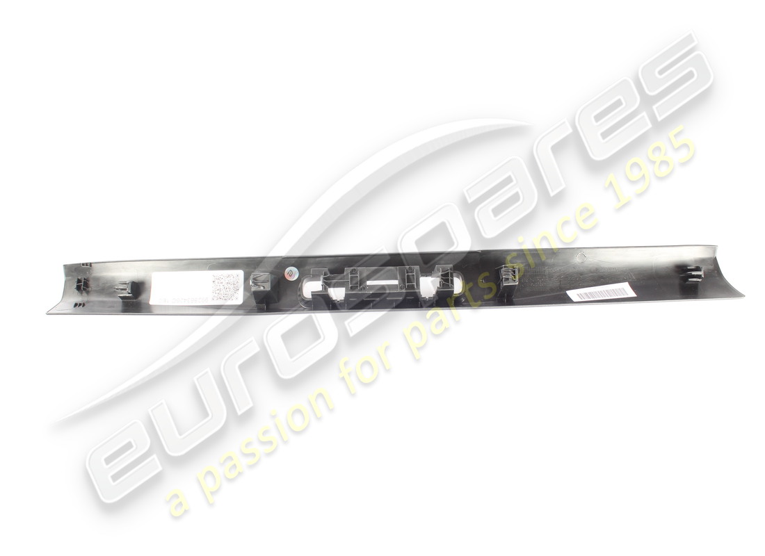 moldura del lateral dañada porsche negra. número de pieza 992863426c1e0 (2)