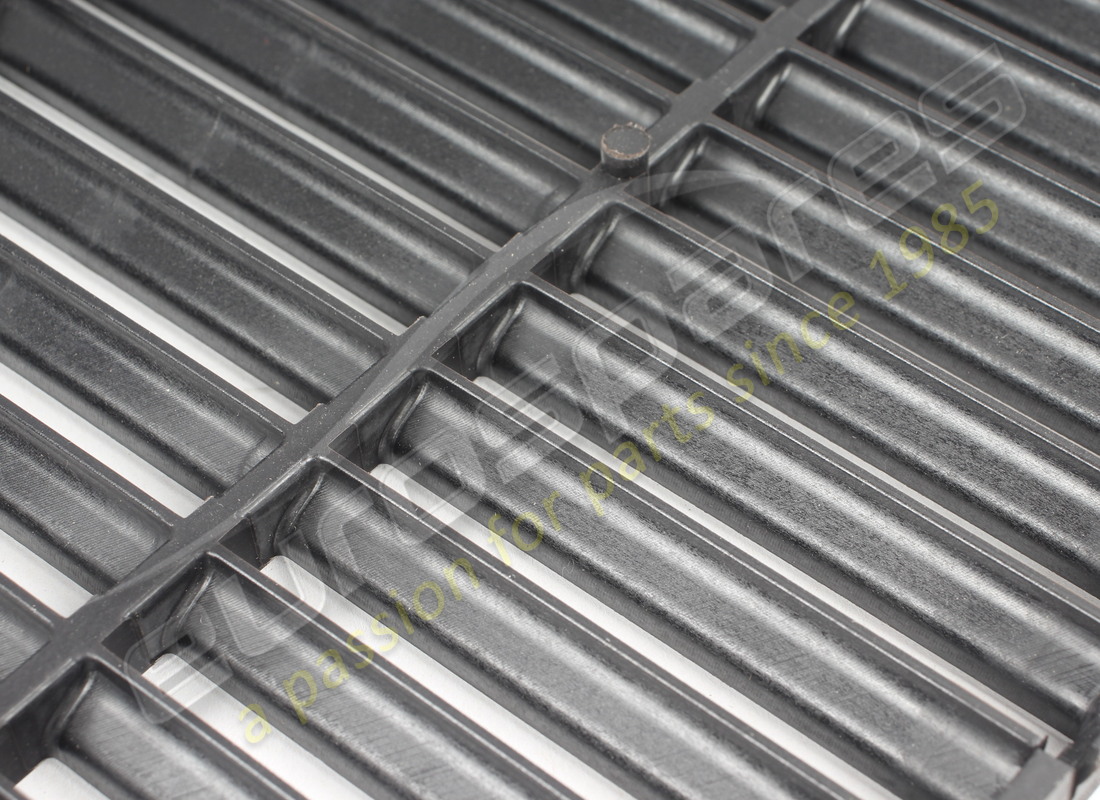 NUEVA REJILLA DEL RADIADOR LAMBORGHINI. NÚMERO DE PIEZA 4ML853653 (3) nueva rejilla del radiador lamborghini. número de pieza 4ml853653 (3)