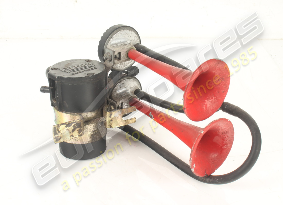 COMPRESOR USADO Eurospares CON BOCINAS Y TUBOS. NÚMERO DE PIEZA EAP1721856 (1)