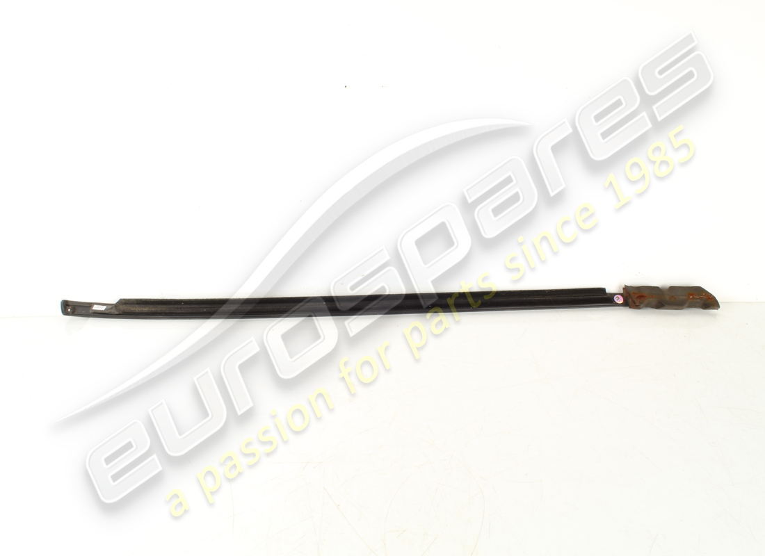 USED MASERATI LH LOWER FRONT MOULDING. PART NUMBER 68473200 (2) used maserati lh lower front moulding. part number 68473200 (2)