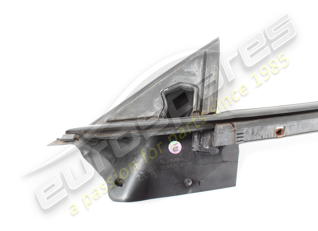 sello de línea de cinturón exterior izquierdo ferrari usado. número de pieza 85219500 (3)