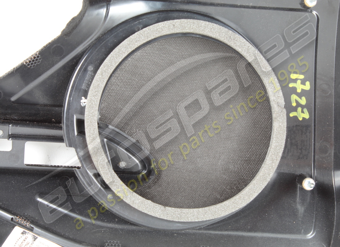 USADO FERRARI SOPORTE DE REJILLA DE WOOFER DERECHO COMPLETO. NÚMERO DE PIEZA 976366 (4) usado ferrari soporte de rejilla de woofer derecho completo. número de pieza 976366 (4)