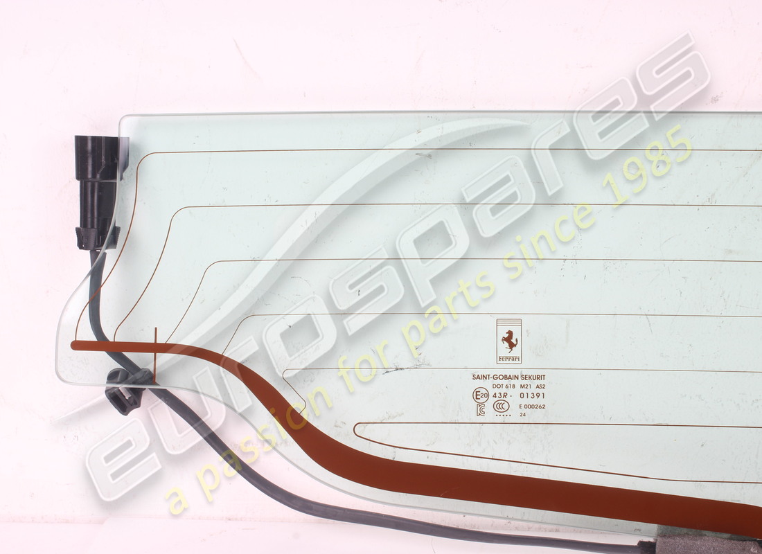 USADO FERRARI CRISTALLO LUNOTTO SCENDENTE. NÚMERO DE PARTE 903339 (2) usado ferrari cristallo lunotto scendente. número de parte 903339 (2)