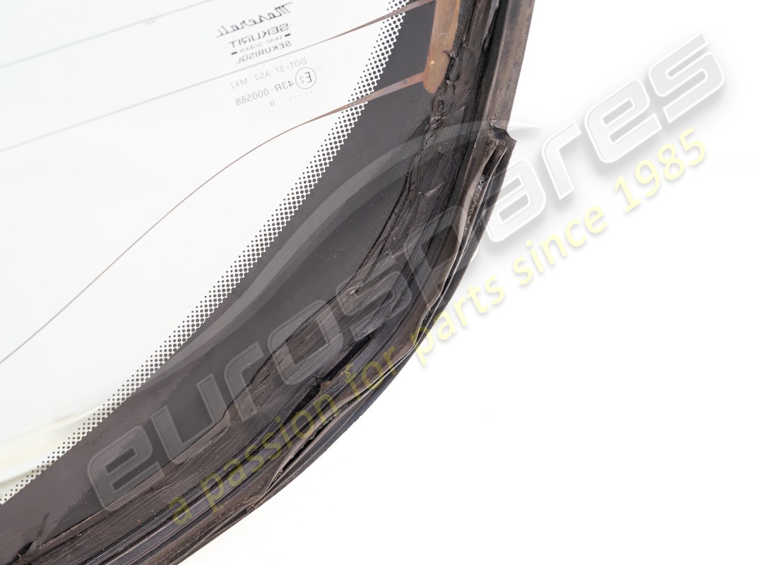 VENTANA TRASERA MASERATI USADA. NÚMERO DE PARTE 387700600 (7) ventana trasera maserati usada. número de parte 387700600 (7)