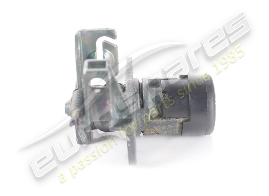 CUERPO DE BLOQUEO DE DIRECCIÓN USADO MASERATI. NÚMERO DE PIEZA 373400001 (12) cuerpo de bloqueo de dirección usado maserati. número de pieza 373400001 (12)