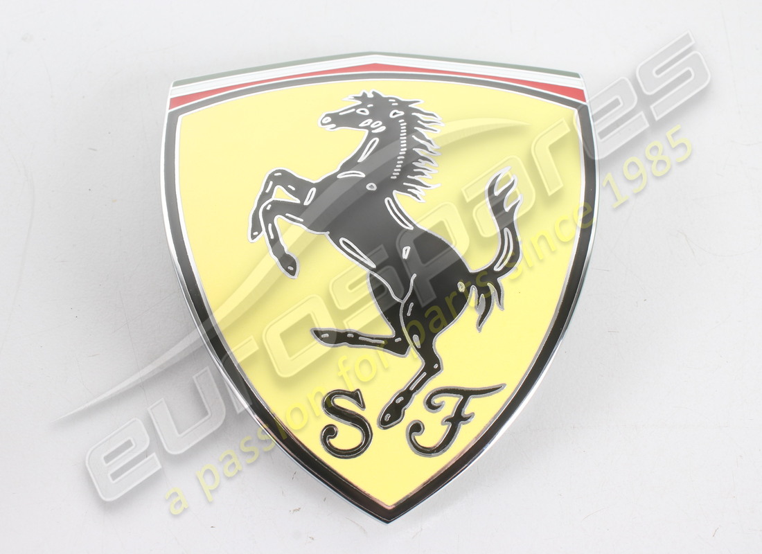 nuevo escudo ferrari rh ferrari. número de parte 986804 (2)