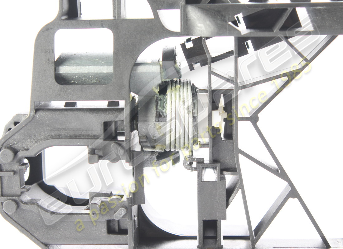 soporte de montaje lamborghini usado. número de pieza 4n0837811b (2)