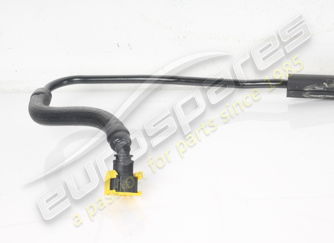 tubo usado ferrari del tanque izquierdo. número de pieza 863932 (2)