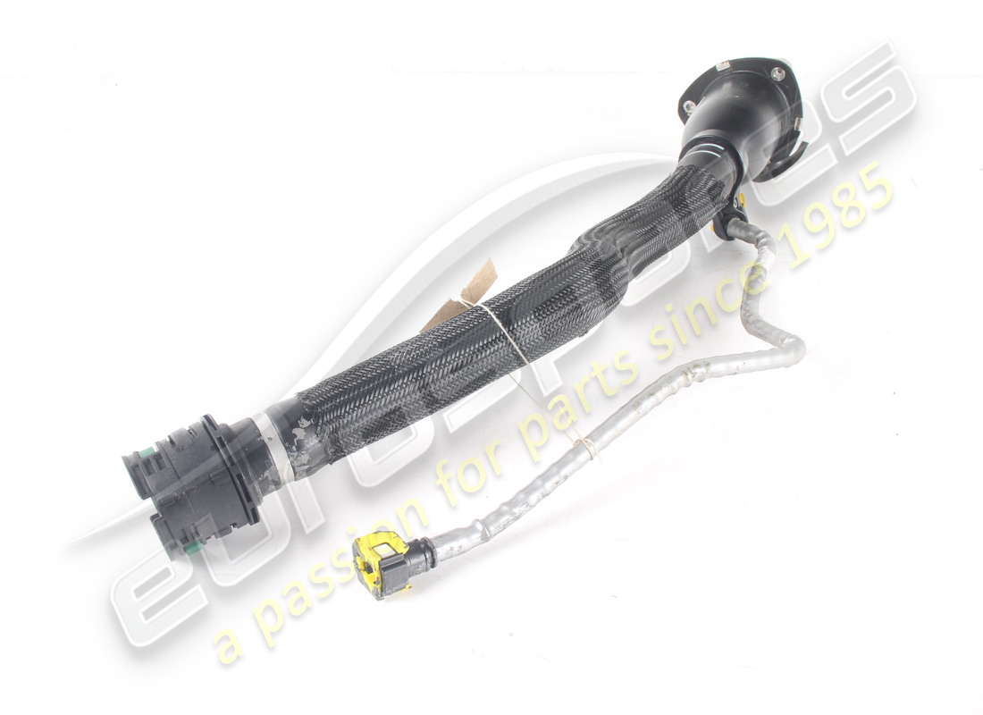 CONJUNTO DE TUBO DE LLENADO DE COMBUSTIBLE USADO FERRARI. NÚMERO DE PIEZA 880514 (3) conjunto de tubo de llenado de combustible usado ferrari. número de pieza 880514 (3)