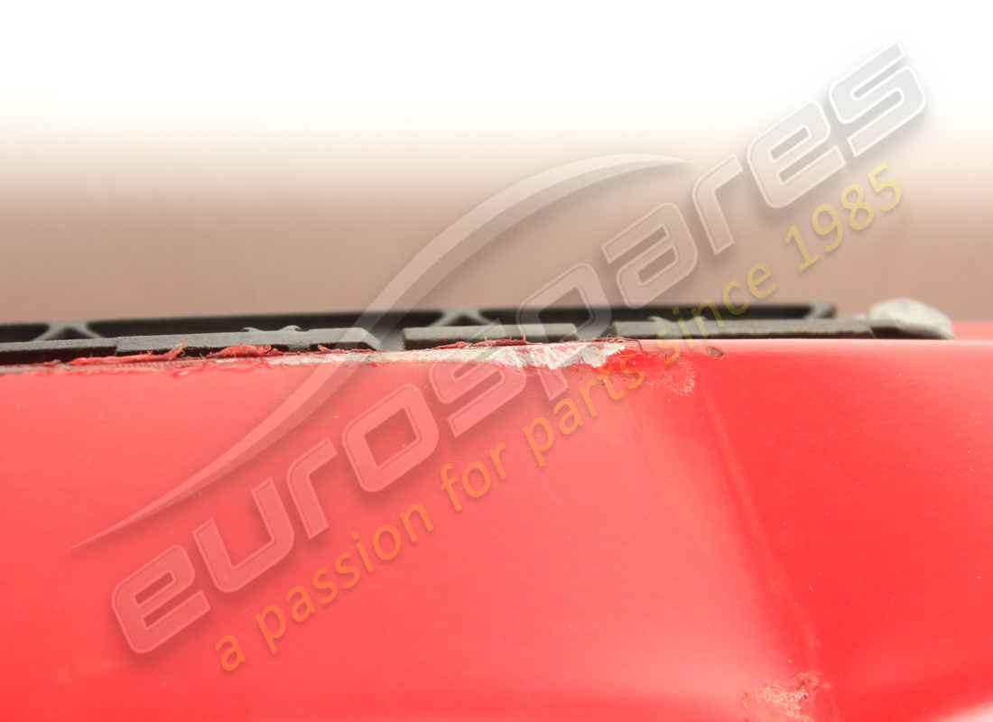 spoiler trasero ferrari dañado. número de parte 88891211 (4)