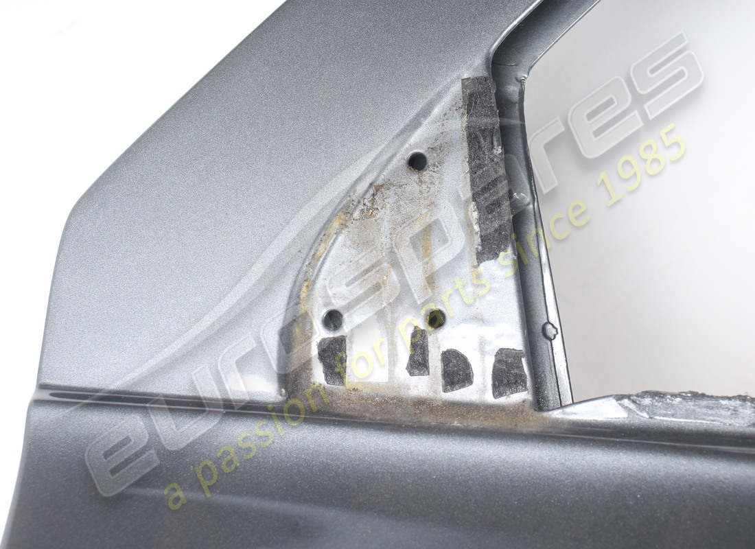 puerta trasera maserati usada. número de parte 374530204 (2)